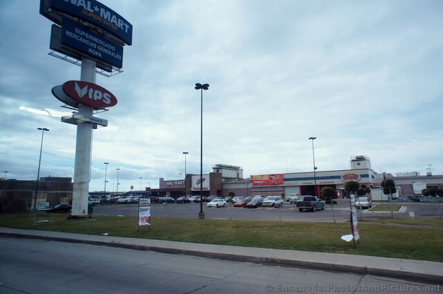Walmart in Ensenada.jpg