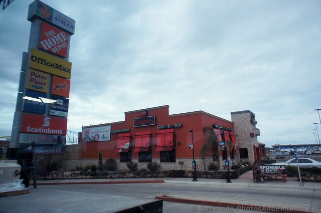 Applebee's in Ensenada.jpg