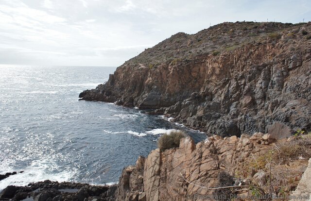 Hill cliff next to La Bufadora.jpg