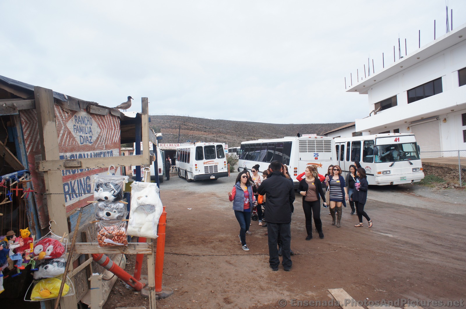 Tourists arriving to La Bufadora.jpg